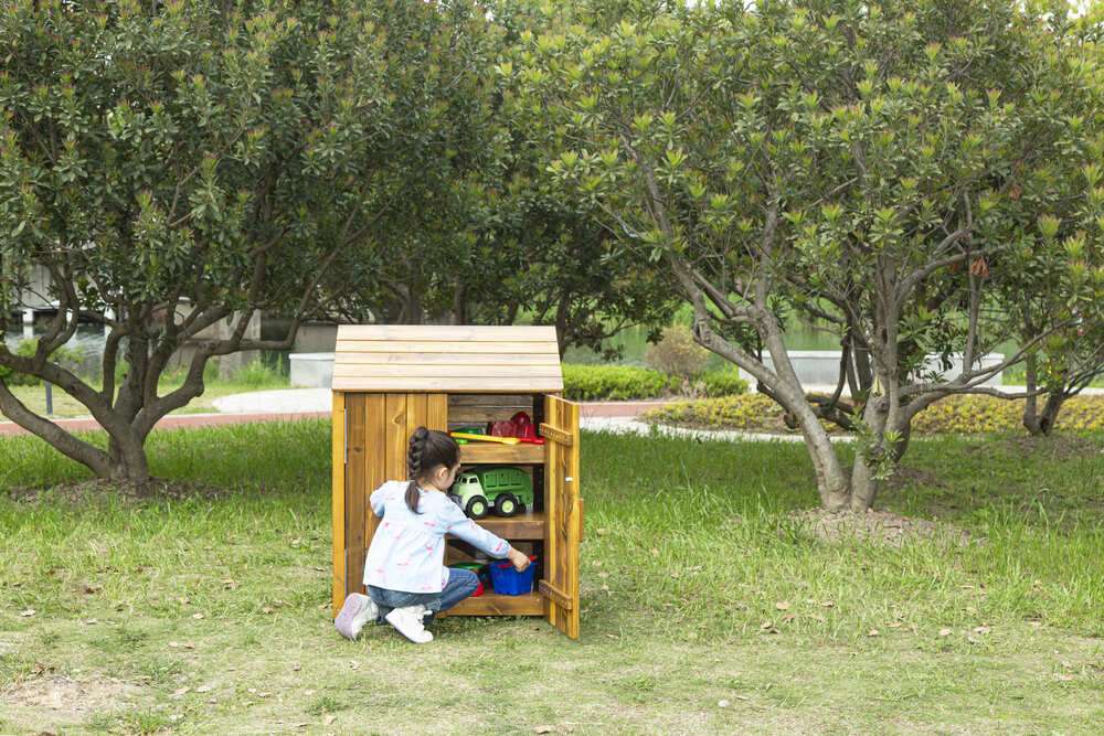 Outdoor-Schrank mit Türen für den Kindergarten